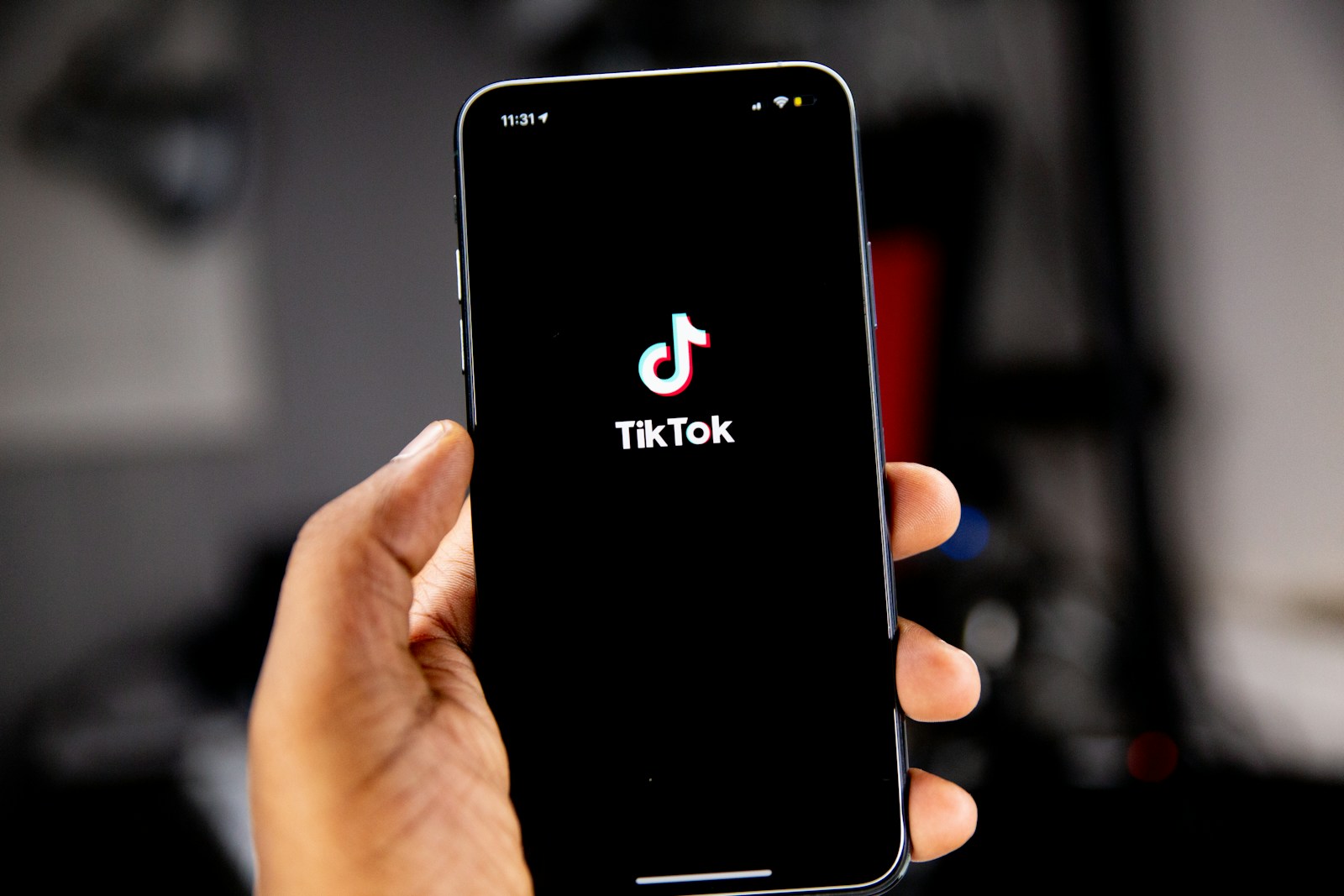 Od zasięgu do sprzedaży – jak TikTok Ads pomaga budować biznes online?